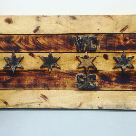 BIG thank you to Windy City member Brian Ptak for this pallet wood project gift. Gotta find a nice spot to hang it!
@ptak85 
#LiveBIG 
#windycitylivin 
#windycitycrossfit