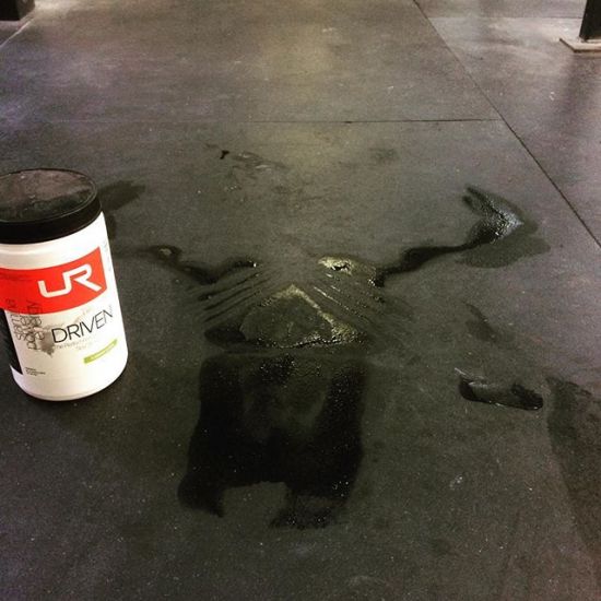 When my AM and PM sessions BOTH end like this, there is only one thing that will help me recover before I coach in the evening. Extra UR driven it is! @urtheanswer 
#urdriven #recoveryonpoint #addicted #sweatangel #gross #trainhard #noexcuses #competitor #roadtominnesota #windycitylivin #liveBIG