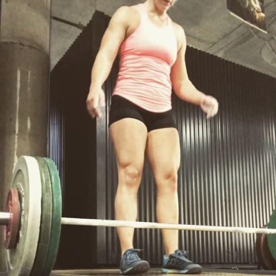 Just a little sntachy snatch work after some lower body strength this morning - worked up to something heavy. Last lift shown jerked me around a bit, so stopped at 185... Awesome community here if you're ever in Chicago!
#snatch #lowerbodystrength #strength #olympicweightlifting #oly #crossfit #crossfitolympicweightlifting #earnednotgiven #earnednotgivencrossfit 