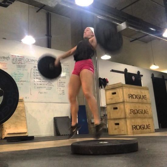 I have lots of weaknesses, and there are countless things I still suck at... but it’s all worth it when you finally feel a little bit stronger, a little more efficient, and a lot more confident.
•
•
#ATOtrained #crossfit #niketraining #lululemon #lululemonchi #windycitylivin #windycitycrossfit #liveBIG #eatbigger #powersnatches #techniquework